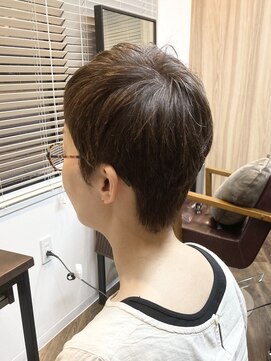 ベッカ(Becca) すっきりベリーショート