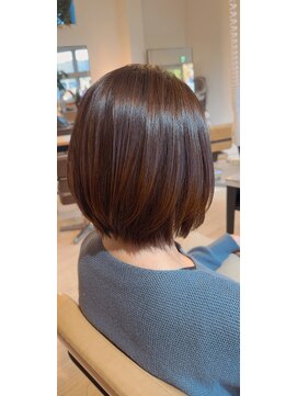 ヒーリア(Healia) 王道ナチュラル艶ボブ