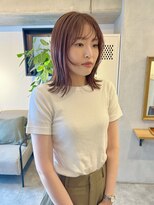 ミミ(Mimi) 暖色カラーのミディアムスタイル