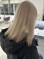 イリ 梅田(ili)&nbsp;ハイライトカラーミルクティーベージュレイヤーカット