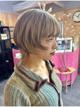 ヌーク(NUUK) タヌキカラー