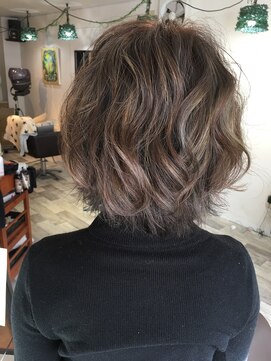 トーク 伊丹本店(TAL'KE) ハイライトオンマットベージュ