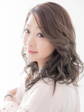 トリップバイ ニューヨークニューヨーク(Trip by NYNY) アッシュとカールで立体感