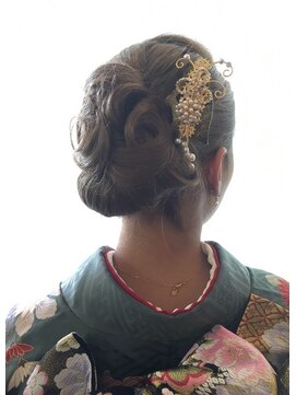 ウエニアフェクト(UE2 AFECTO) 大人っぽい成人式ヘア