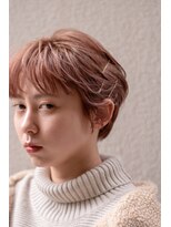 ソアヘアー(Soar hair)&nbsp;ナチュラルハイトーン×ピンクベージュ×ショートスタイル