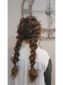 編みおろしツインテール