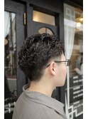 メンズショートパーマかき上げスタイル
