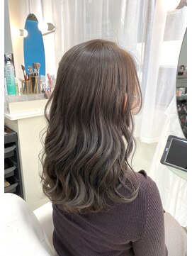 ヘアアンドメイク スタジオ ミムロ(HAIR&MAKE STUDIO MIMURO) ローレイヤー・くびれ波ウェーブ・艶グレージュ