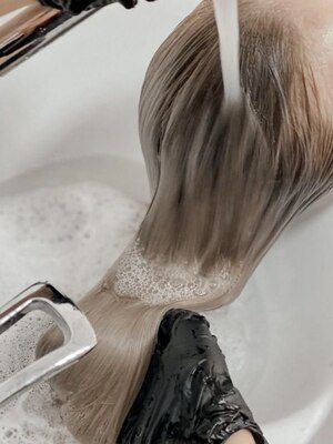 【JR勝川駅すぐ】独自開発の髪質改善トリートメント使用！乾かしただけでまとまる美髪を手に入れましょう♪