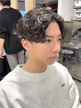 フィフス 原宿(fifth) ツイストスパイラルパーマセンターパートツーブロック刈り上げ