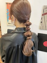 アットラップレーヴ(attrape-reve) 大人可愛い結婚式お呼ばれヘアアレンジタイトローポニー