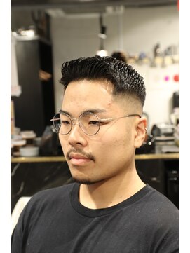 ツーエイチ 新宿(2H) 新宿/スキンフェード/フェザーアップ/バーバー