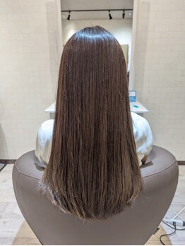 シムニーヘアー(Simney hair)の写真/FLOWDIAトリートメントでいつまでも触れていたいツヤ髪へ…♪使えば使うほどに髪の内部が整い、美髪へ。
