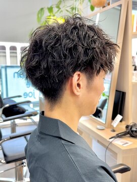サロンドジョー(salon de joe) ツイストスパイラルパーマメンズマッシュ刈り上げ 奥東巧真