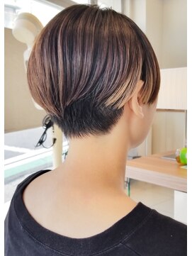 フロア(FLOOR) #イヤリングカラー#切りっぱなしショート#金沢文庫FLOOR