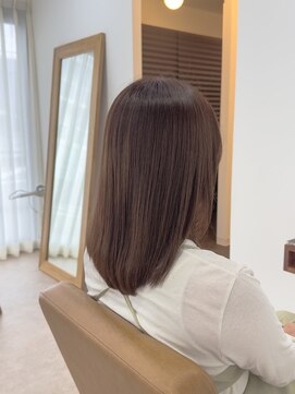 ニュイ(nui.) 秋色におすすめ柔らかな印象のグレージュカラー