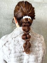 セル(CELL)&nbsp;ヘアセット　編み下ろし　ゆる巻き　結婚式　お呼ばれアレンジ