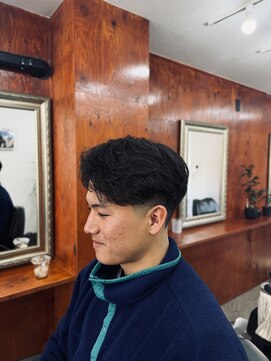 ロマンズヘッド(浪漫頭髪 ROMAN’S HEAD) テーパーフェード