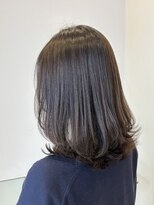 ノア(no_a)&nbsp;【四条烏丸】レイヤー×ワンカラーで透明感オリーブ