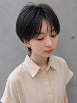 テラ(terra)&nbsp;小顔見せ前髪×黒髪ハンサムショート/20代30代40代