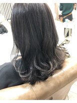 モルニ(MORNI)&nbsp;アッシュグレー_マロンベージュ Aラインボブ かきあげ