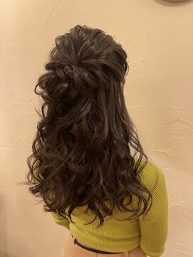 ファム(fam) ルーズハーフアップ