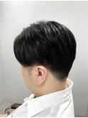 ツーブロックの艶髪センターパート
