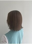 透明感/細ハイライト/アッシュベージュ/切りっぱなしボブ/外ハネ