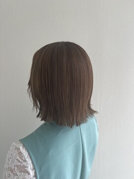 ゴットフロー(GOTTO FLOW) 透明感/細ハイライト/アッシュベージュ/切りっぱなしボブ/外ハネ