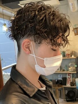 フィフス 栄(fifth) ツイストスパイラルパーマセンターパート波巻きスパイラルパーマ