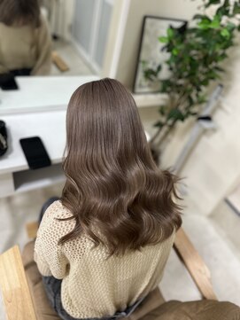 カリーナ(CARINA) ハイトーンカラー/グレージュカラー