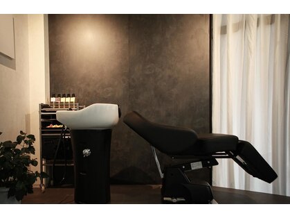 ツヤガミブリスヘアーアンドイヤーズ(Bliss for hair& ears)の写真