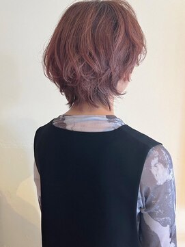 トップヘアー アヴェニュー 刈谷(TOPHAIR Avenue) ピンクブラウンが可愛いショートウルフ
