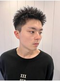 アップバング束間スパイキーショートフェードカット