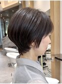 表参道くびれショートボブレイヤーカットアッシュベージュ40代