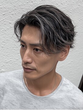 バース 梅田中崎町店(BIRTH) 40代メンズ白髪ぼかしナチュラルシルバーメッシュ