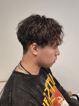 ニアウ 伊勢崎連取店(Niau) 刈り上げセンターパートツイストスパイラルパーマ