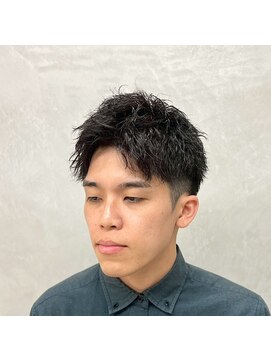 サームマン 人形町(SARM MAN) 刈り上げで清潔感をプラス◎強めのパーマでワイルドショート