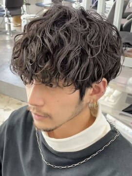 フィフス(fifth) ツイストスパイラルパーマラウンドマッシュカット刈り上げfifth