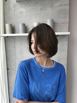 プール(pour.) スモーキーブラウン×伸ばし中ボブ