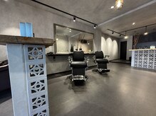 プレイス(PLACE)の雰囲気（お連れ様、お子様連れでも並んで施術可能です。）