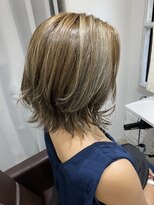 ジーナ 新宿(Zina)&nbsp;立体的ウェーブハイライトカラー【Zina新宿　木暮　莉茉奈】