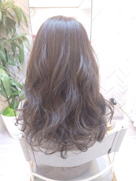 ラルリーブル(Lall Libre) ミディアムレイヤースタイル