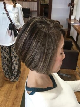 ジッカジッカ(Jicca Zicca) 脱白髪染め/白髪ぼかし/ハイライト/ボブ//ショートボブ