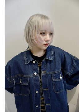 アドネ プライム(adne prime) ウルフカット×ホワイト