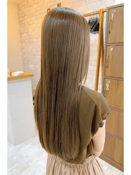 ベラ(Bella) 大人可愛いストレートロング20代30代40代