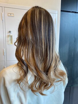 ローレン(LOREM) バレイヤージュ/ハイライト/白髪ぼかし/春カラー/レイヤーカット