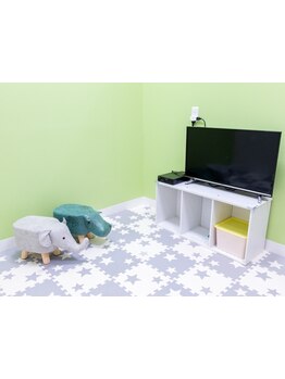 【アルプラザ城陽4階/駐車場有】なかなか美容室に行けないママさんへお子様にも嬉しいキッズスペース完備☆