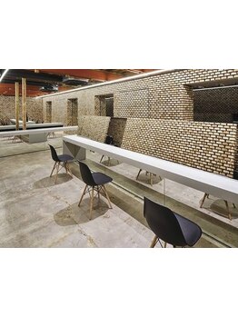 落ち着いた空間で静かに過ごせる◎大型店が苦手な方でも、周りを気にせずゆっくりとお過ごしください◇