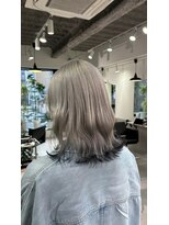 シエラ 南船場(CIERA.) ウェーブミディアムショートボブ 前髪なしブリーチなしカラー